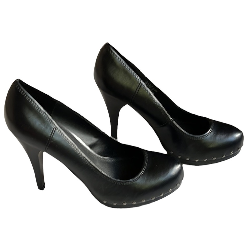 Zodiac Black Matte‎ Vivian Stud Pumps SIze 7.5